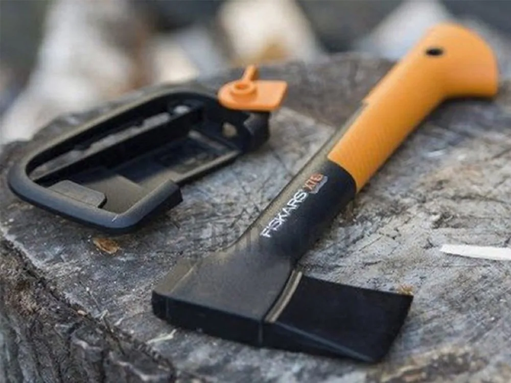 FISKARS BIJL X7XS 640 GRAM, LENGTE 36CM